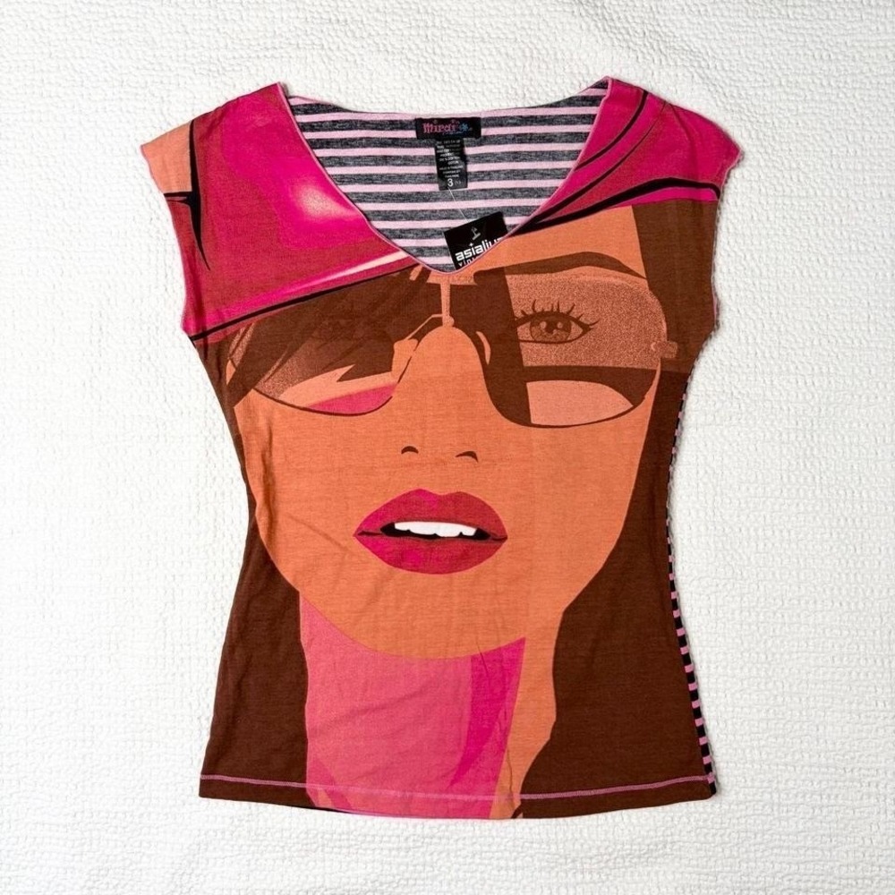 Mirai graphic sleeveless top